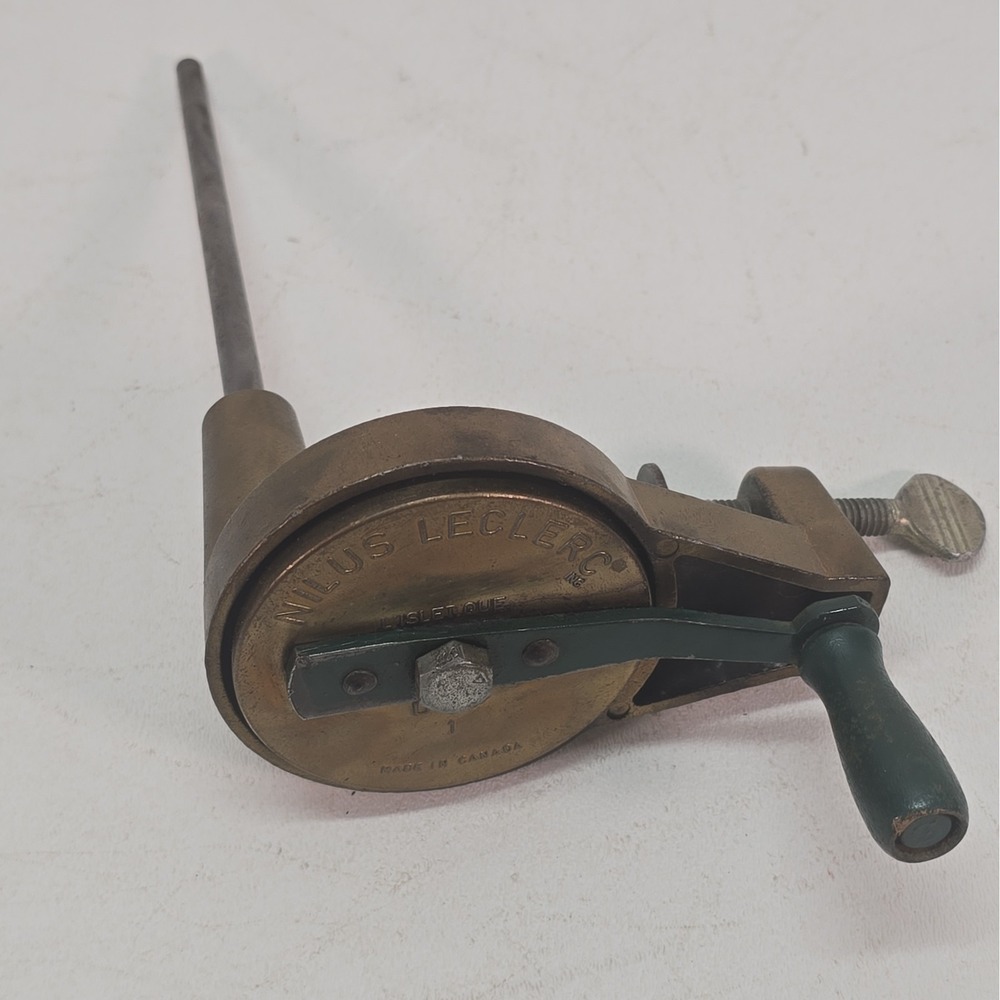 VIntage Nilus Leclerc Bobbin Winder model D-310 Made In Canada Excellent Working